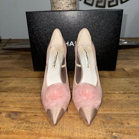 Chanel Camellia Mesh Pumps - Picture 1 of 8